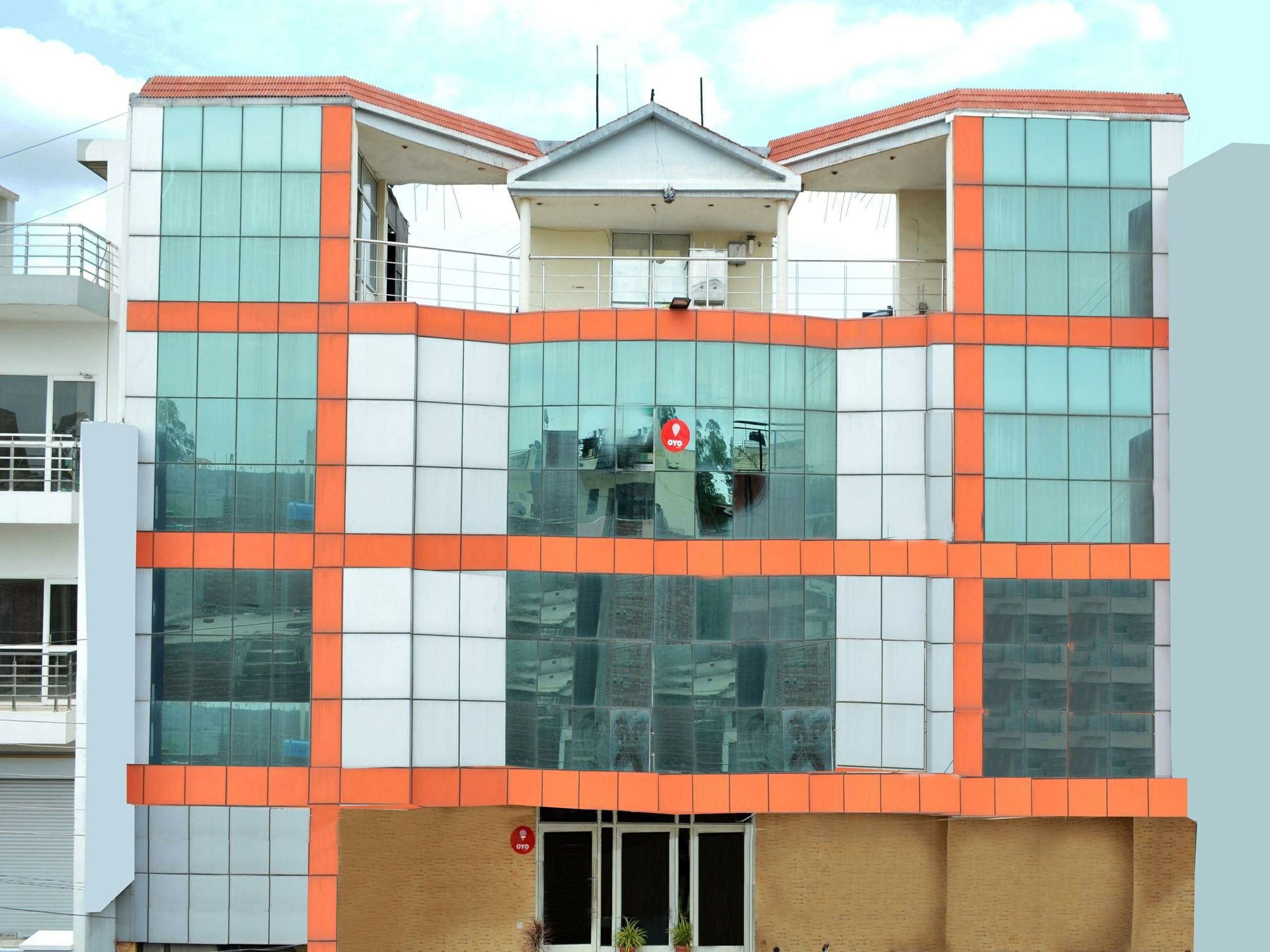 Oyo 6463 Hotel Dove Chandigarh Exterior photo